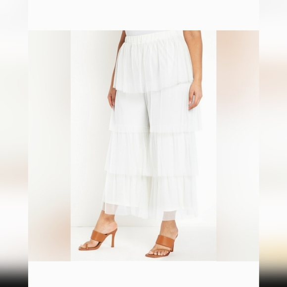 Drama Ruffle Pants - Picture 3 of 5